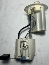 Krafstoffgeber mit Pumpe